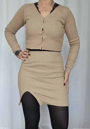 CONJUNTO DE PUNTO FALDA Y REBECA