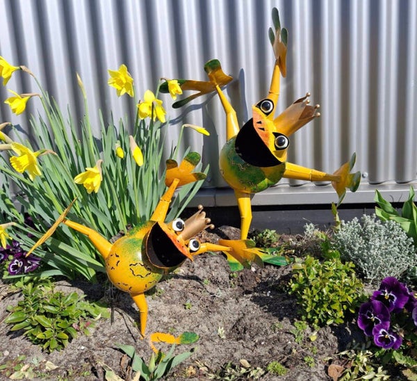 Dansende Kikker, Metaal, Tuinbeeld, Size “S”, Art Bizniz, Geel, BW24146S, 42x19x36cm