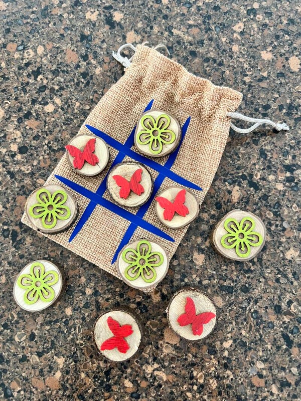 A   Jeux  de "tic tac to"  de voyage