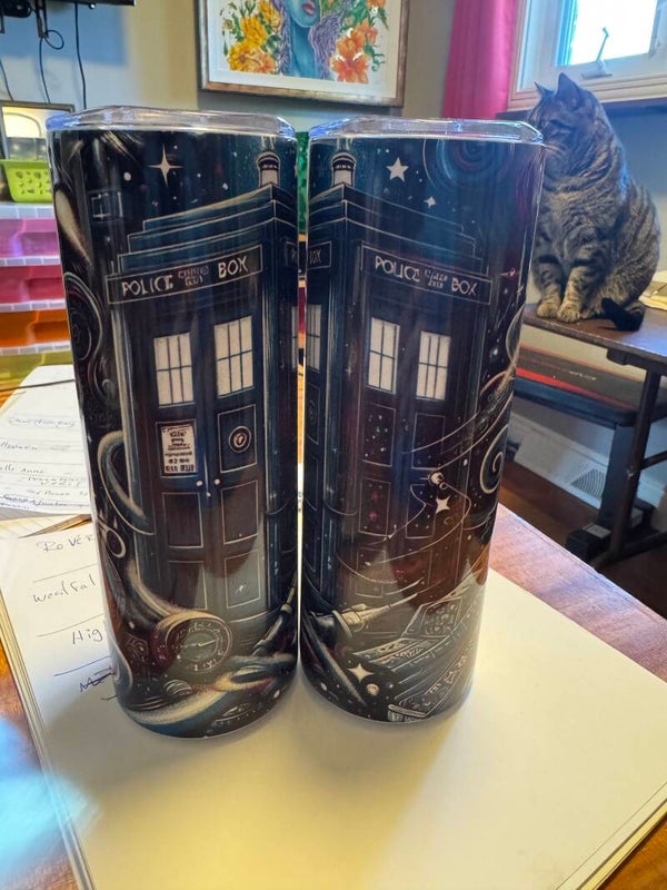 M  003  Cabine du dr who