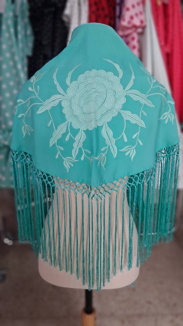 Mantón bordado verde unicolor