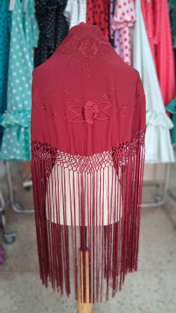 Mantón bordado burdeos unicolor