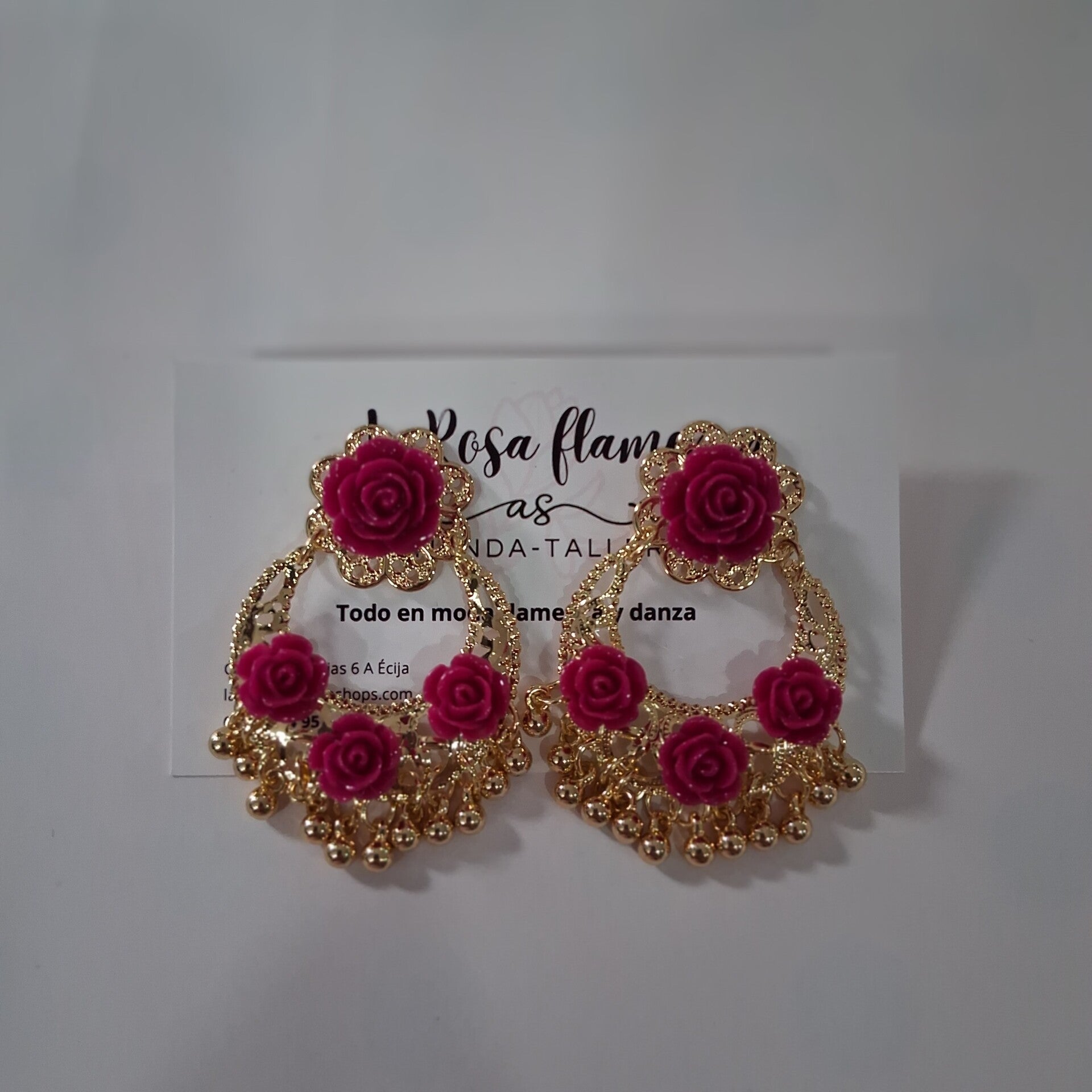 Pendiente cuatro rosas