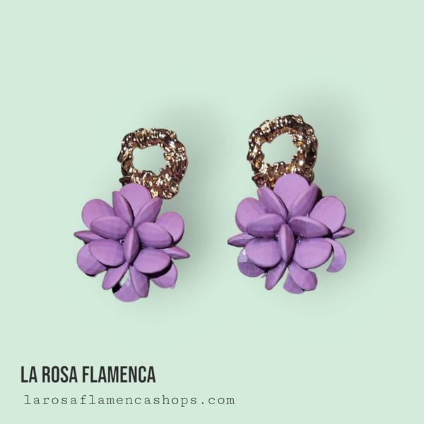 Pendiente bola de petalos lila