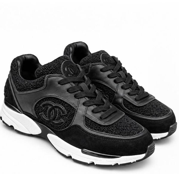 Zwarte sneakers