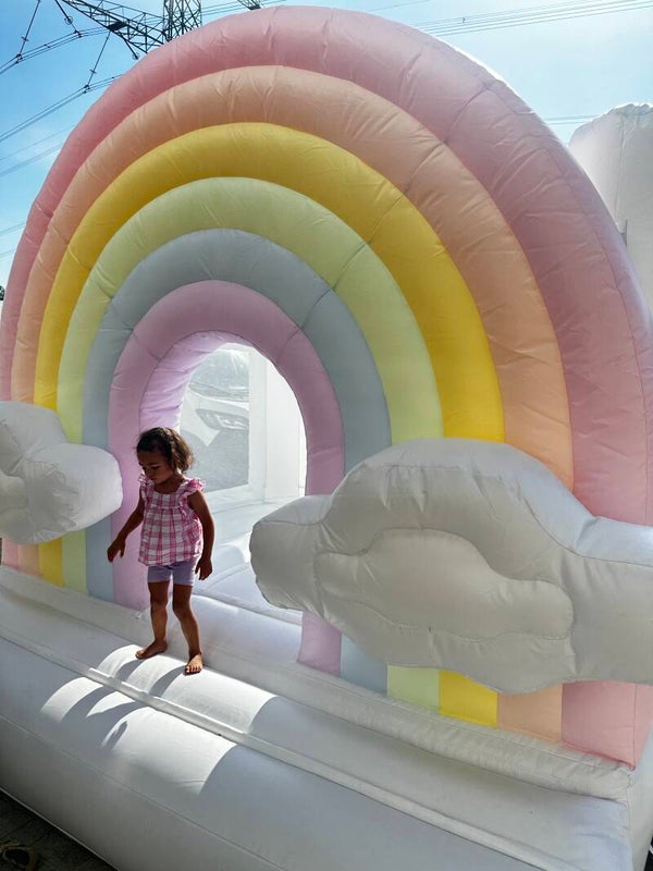 Regenboog springkussen