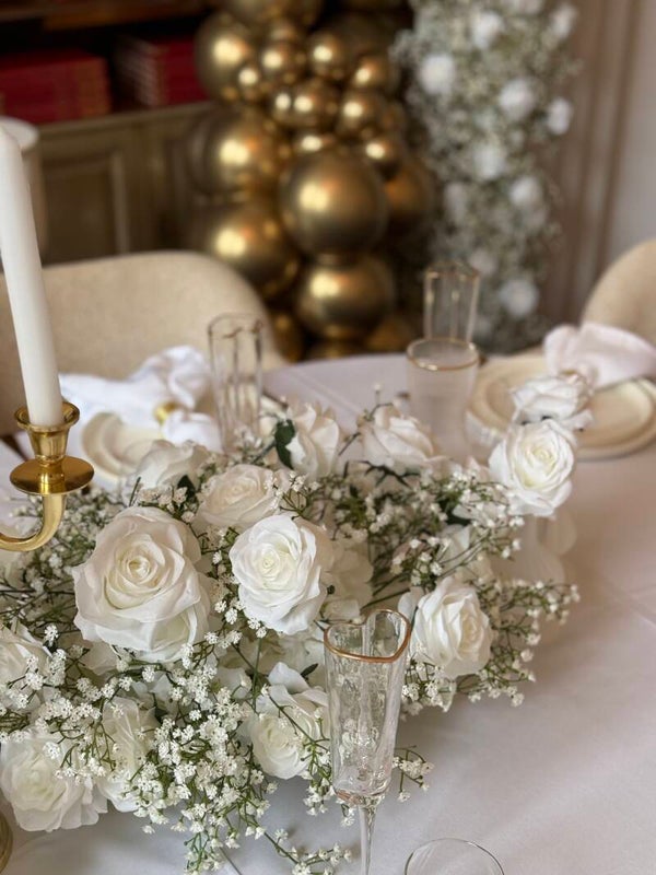 Gipskruid met witte rozen