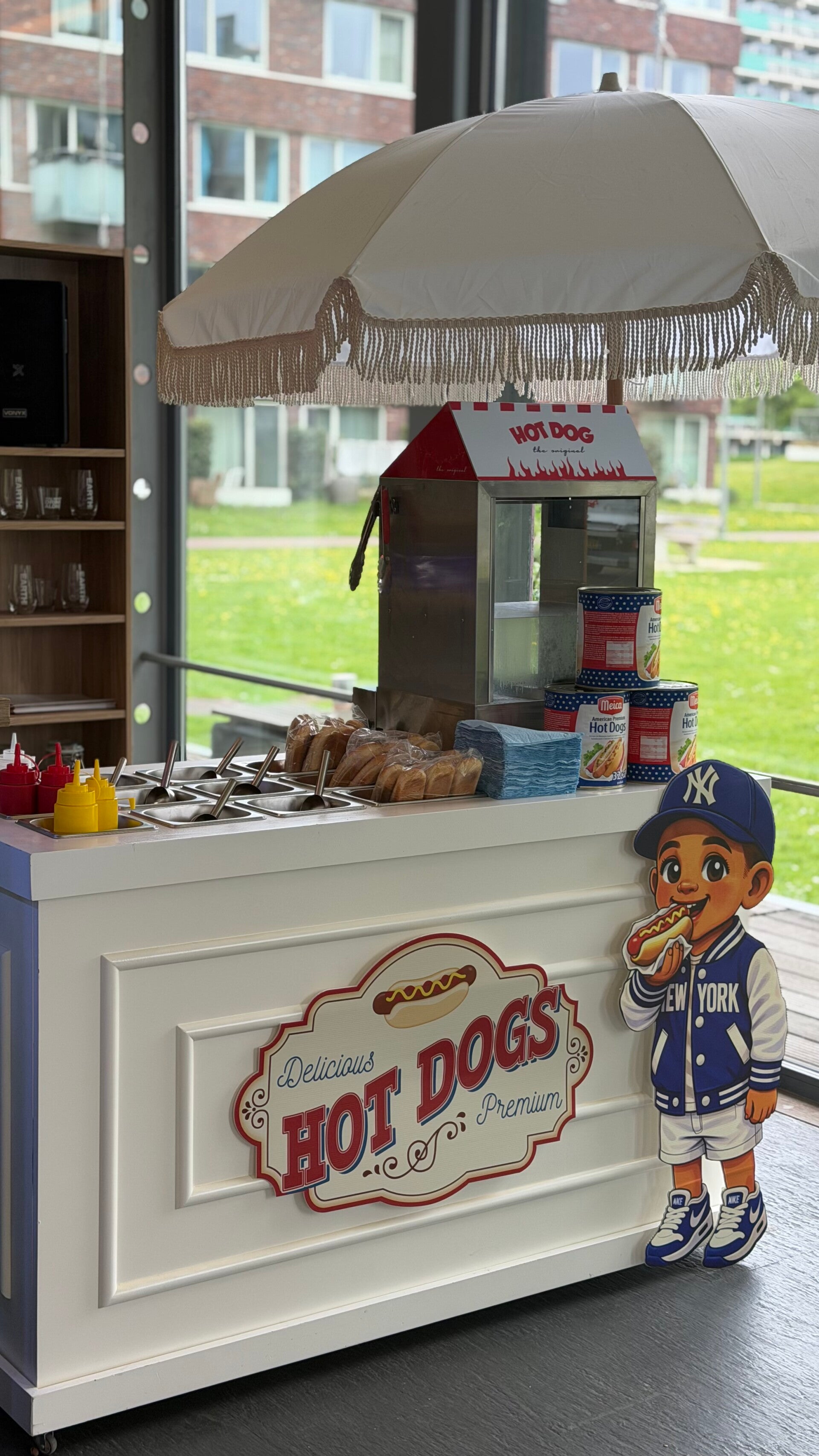 Hotdog kraam incl bediening & benodigdheden