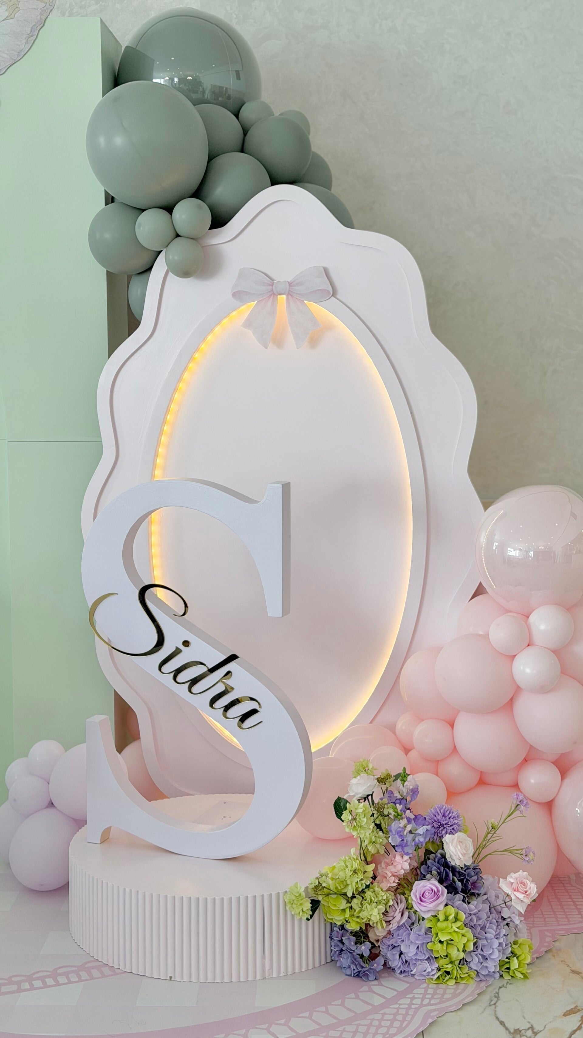 Kleine backdrop setting