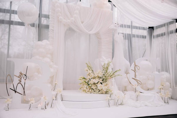 Gedrapeerde backdrop wit