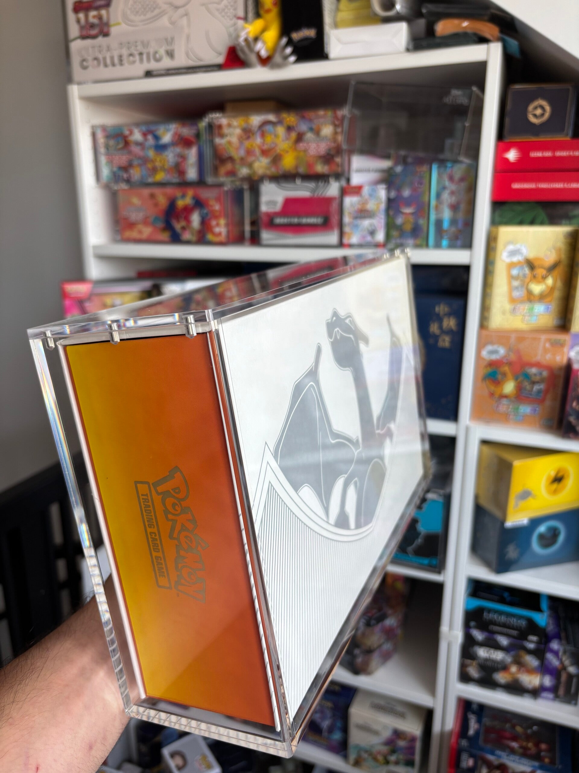 Acryl Case - Ultra Premium Collection Box (UPC) Charizard