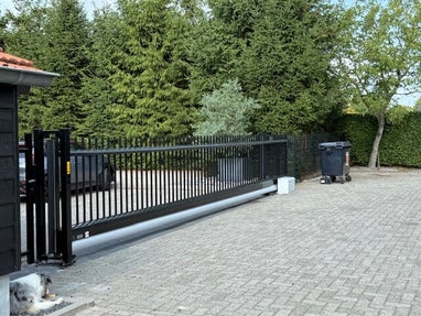 voordelig parkeren, parkeren vliegveld Eindhoven, reizen en parkeren, airport eindhoven