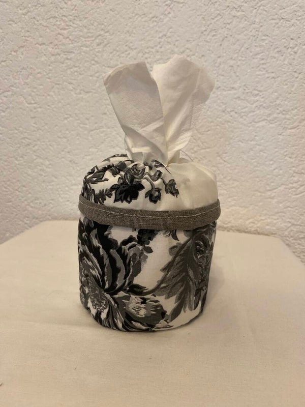 Boîte à mouchoirs gothique