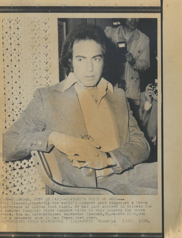 Neil Diamond - June 22, 1977 [USA] - Wirephoto
