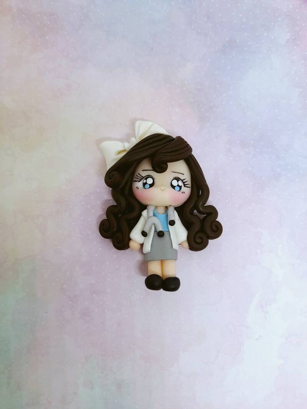 Nurse darkbrown hair