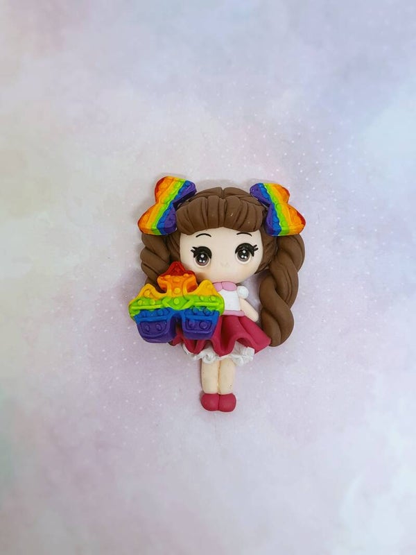 Fidget girl brown hair