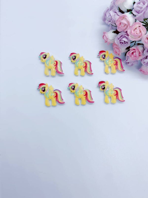 Kleine paardje geel