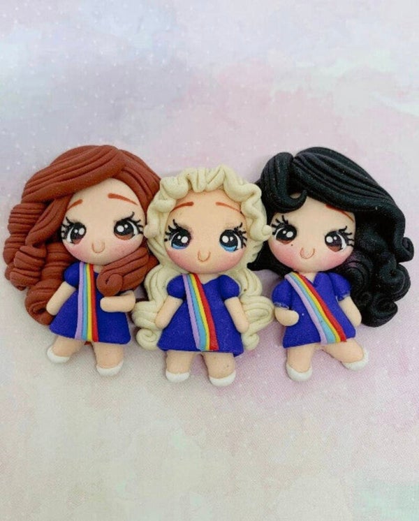3 girls blue dress
