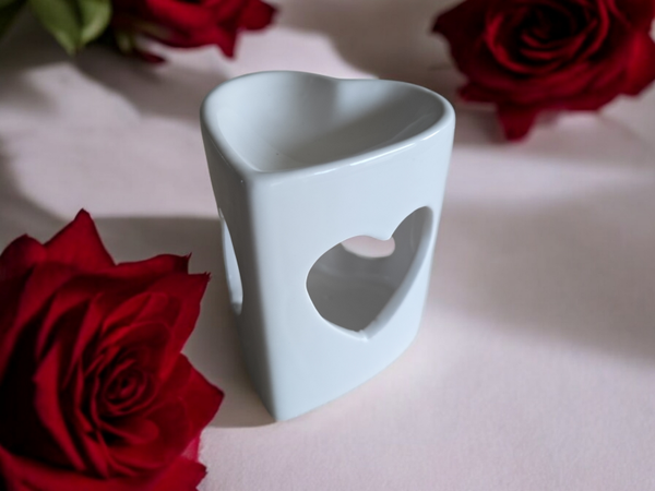 Brûle-parfum découpes en cœurs