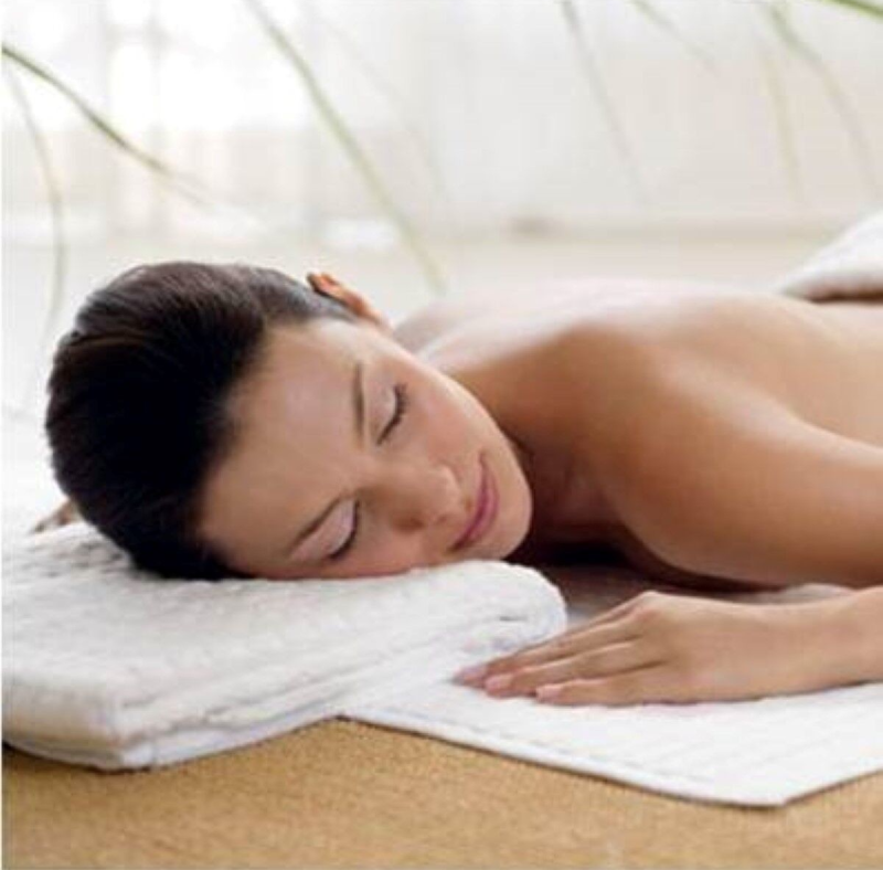 Heeft u last van de rug, nek en/of schouders? Dan is deze massage geschikt voor u!