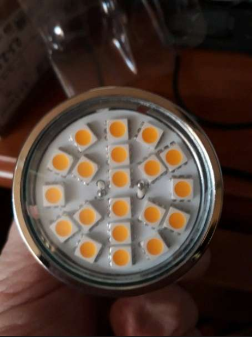 LED 4W SMD GU10 Fassung 450lm 2700K