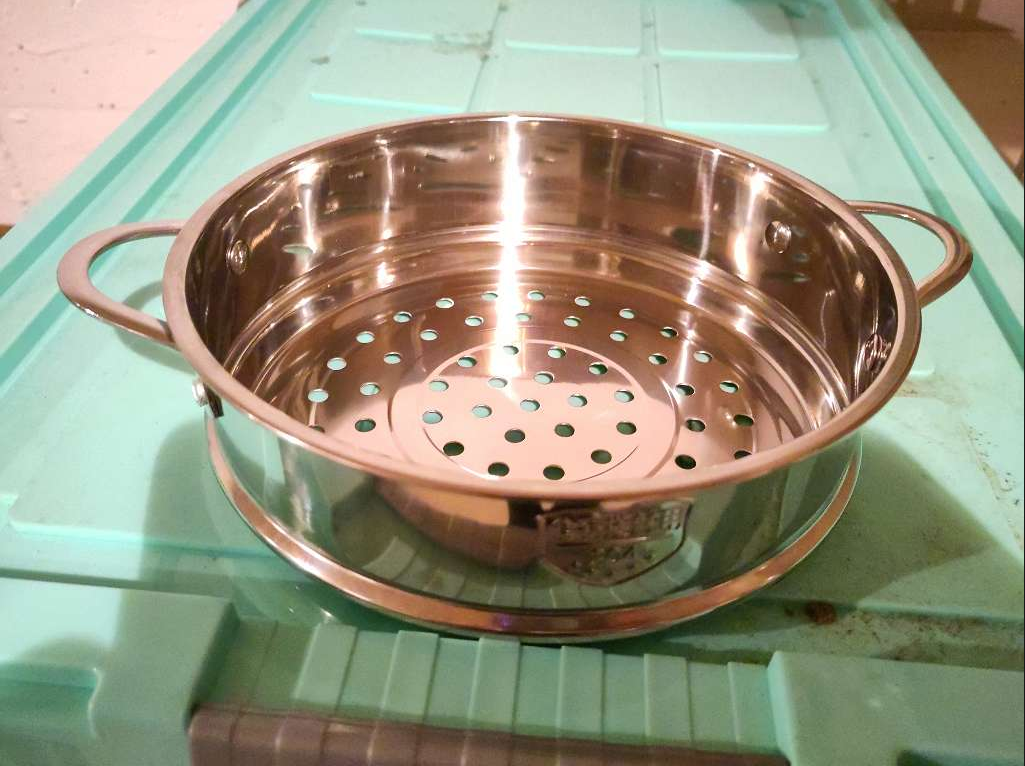 Dampfgarar Topf 18cm unten