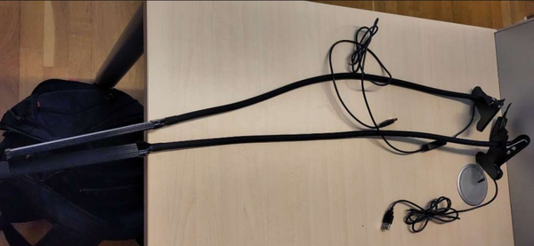 2x Schreibtischlampe Klemmbar mit USB A Anschluss und Schalter