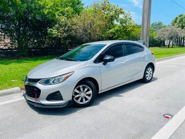 2019 Chevrolet Cruze LS Hatchback 4D