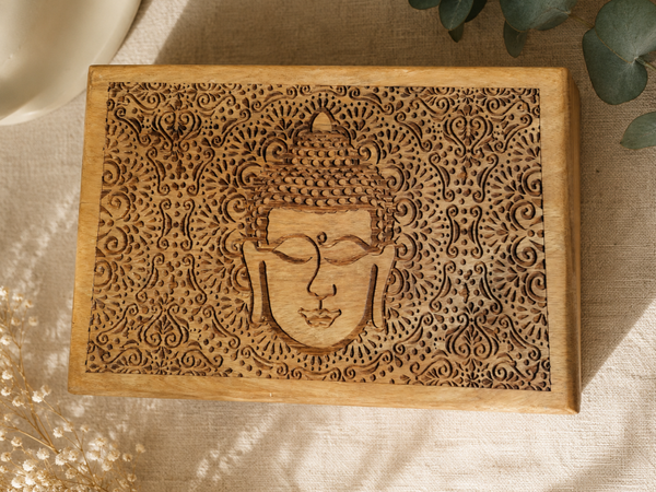 Boîte artisanale en bois – Bouddha sculpté