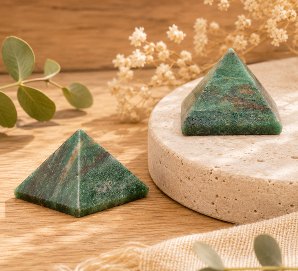 💚 Pyramide en Fuchsite – Pierre naturelle