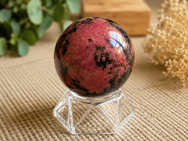 Rhodonite, sphère