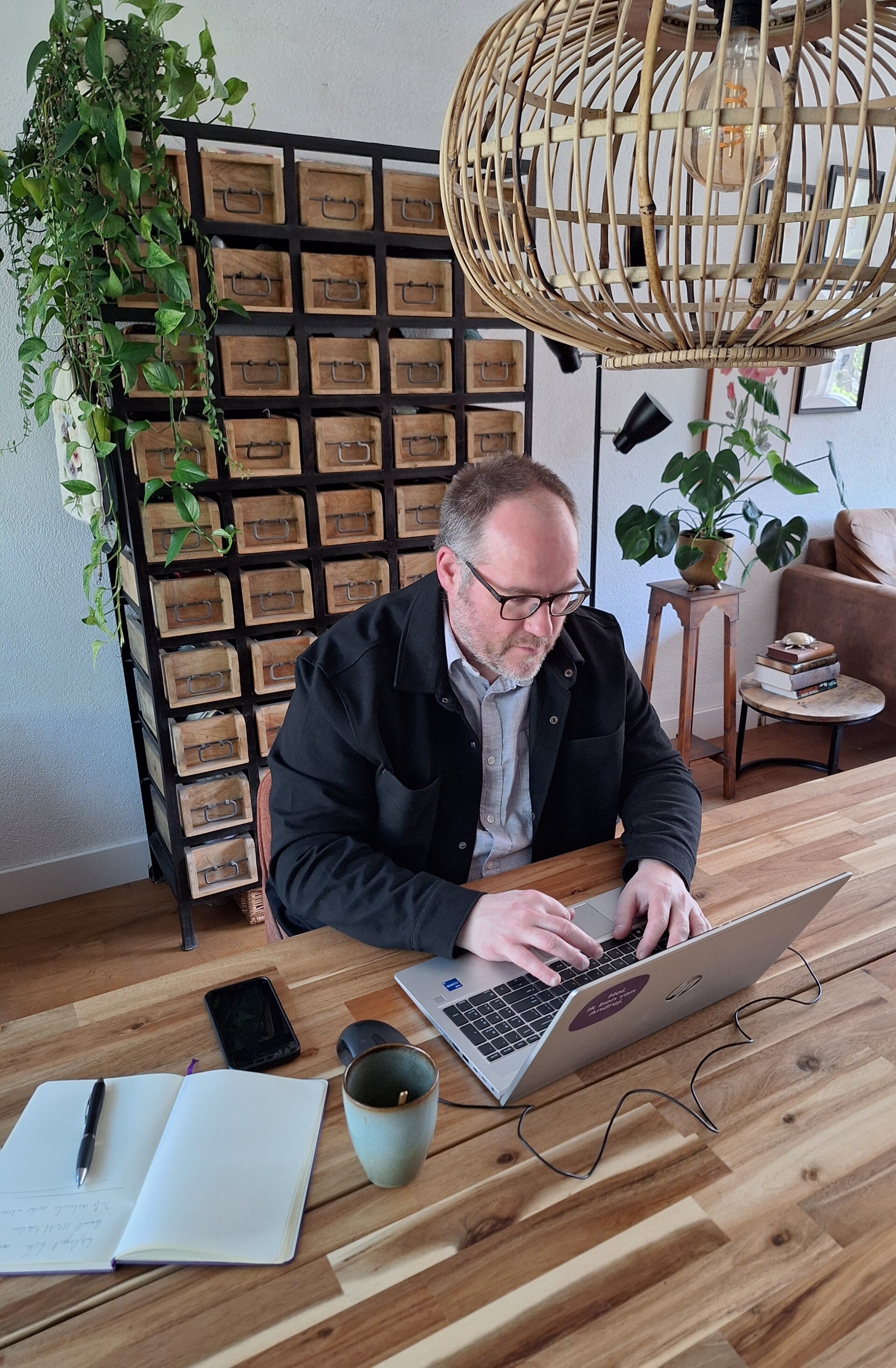 Foto Eindhovense schrijver Andrej Verhoeks