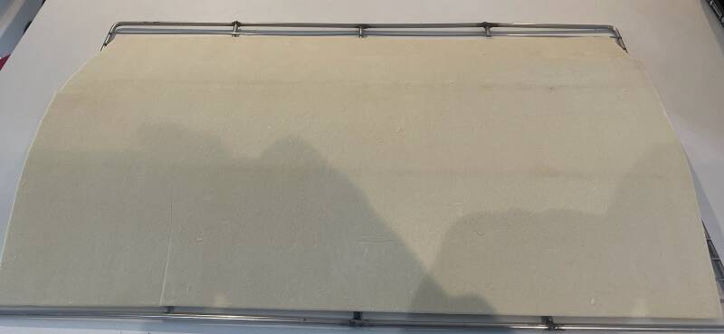 Mise en place de la pâte feuilletée pour préparation de l'authentique pâté Limousin