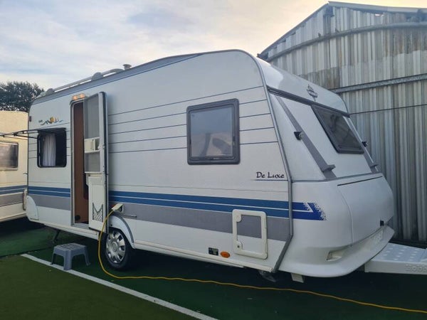 HOBBY DE LUXE 460 UFE        BJ 2001