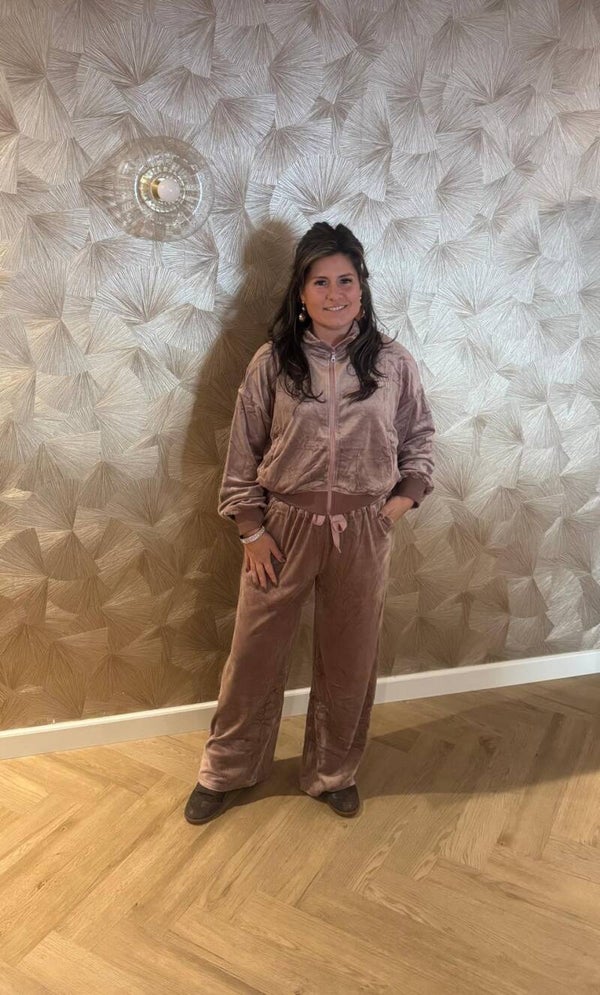 Emma & Ashley Soft Velvet Set