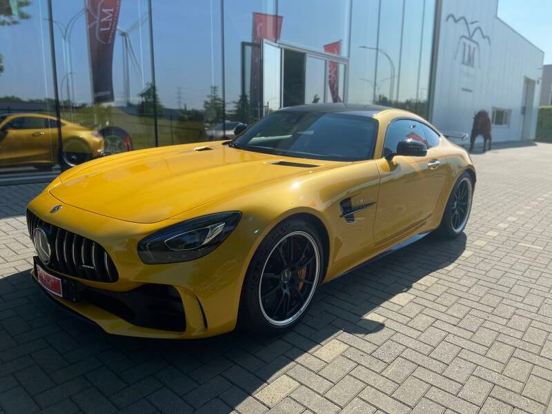 Mercedes AMG GT-R