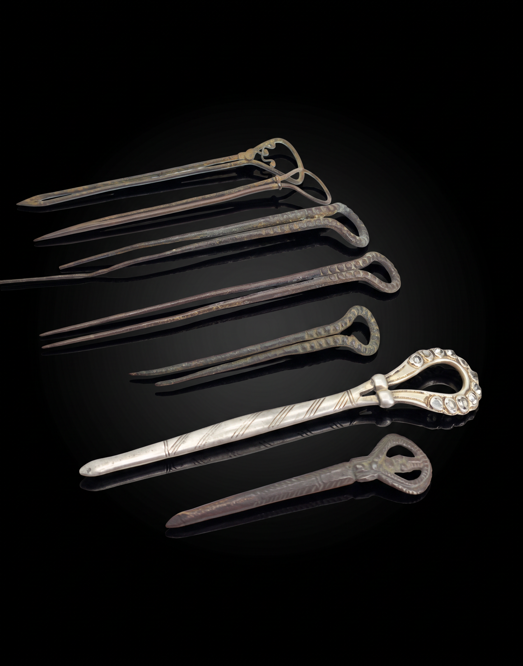 Collection of Antique Javanese Hairpins (Tusuk Konde / Patrem) - Indonesia - 19th Century or earlier Lot: 3675