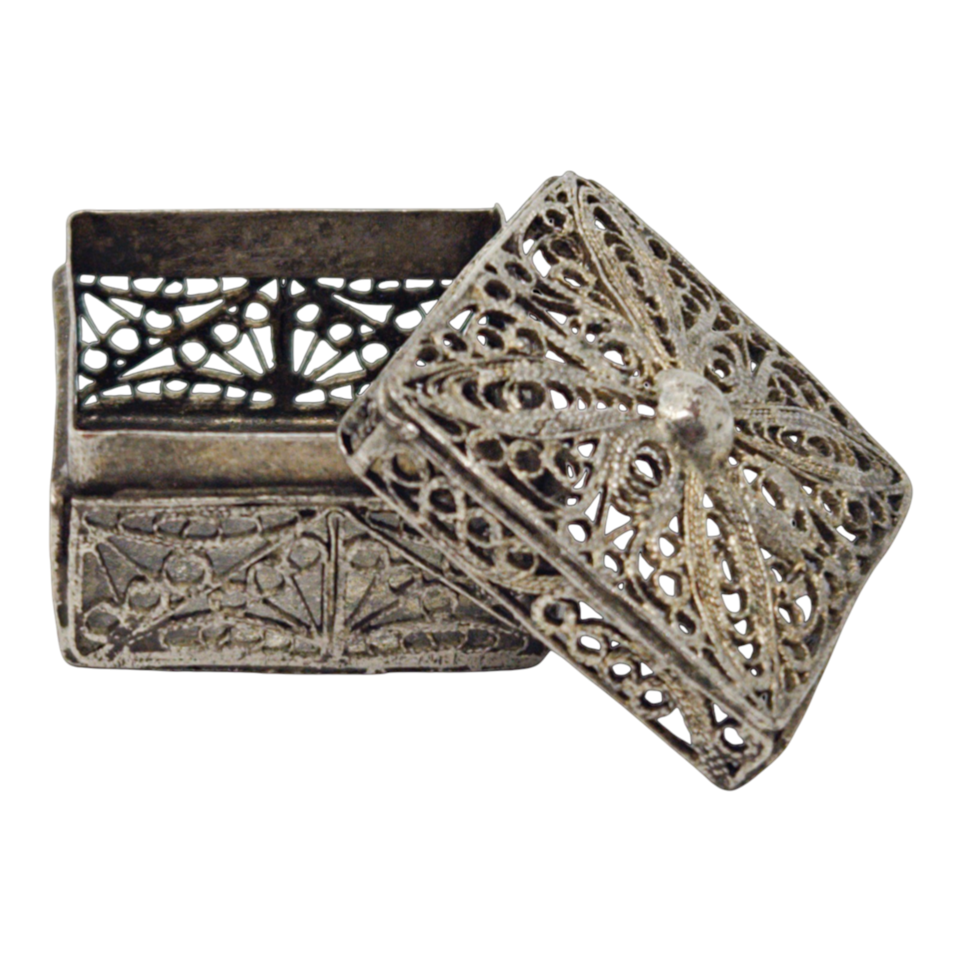 Silver filigree box (18th or 19th century) South East Asia Item number:  W5009