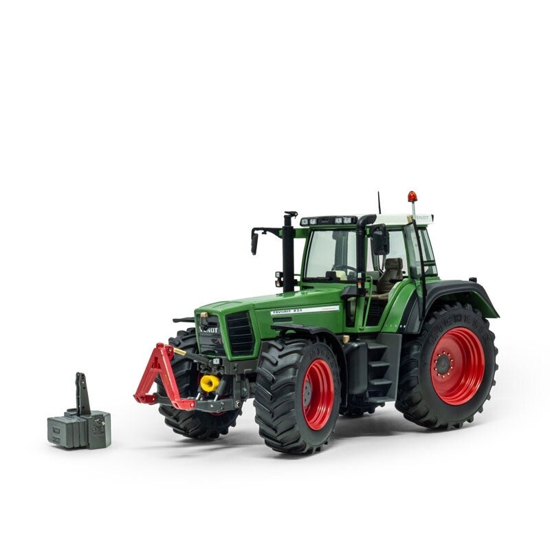 Fendt Favorit 824 - 1:32