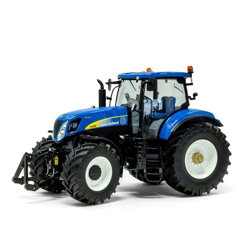 New Holland T7070 - 1:32