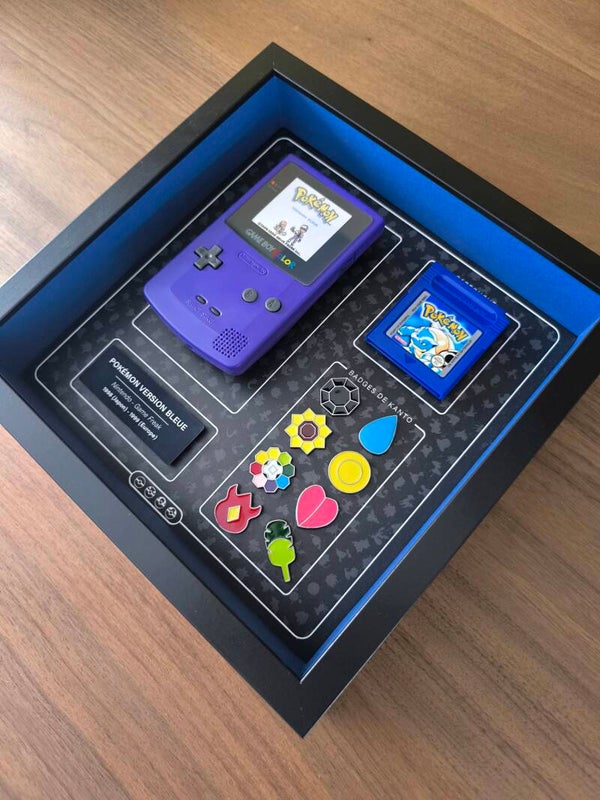 Cadres Pokémon avec GameBoy, Jeu et Badges