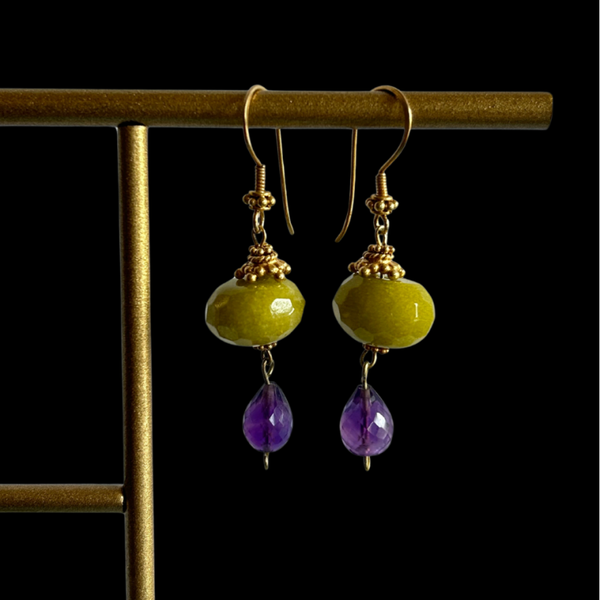 Oorbellen met facet geslepen groene jade en amethist