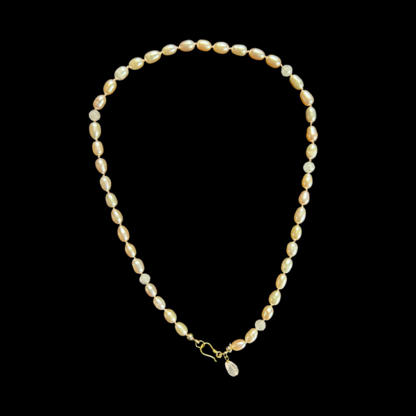 Geknoopte ketting met zoetwaterparels, rozenkwarts en