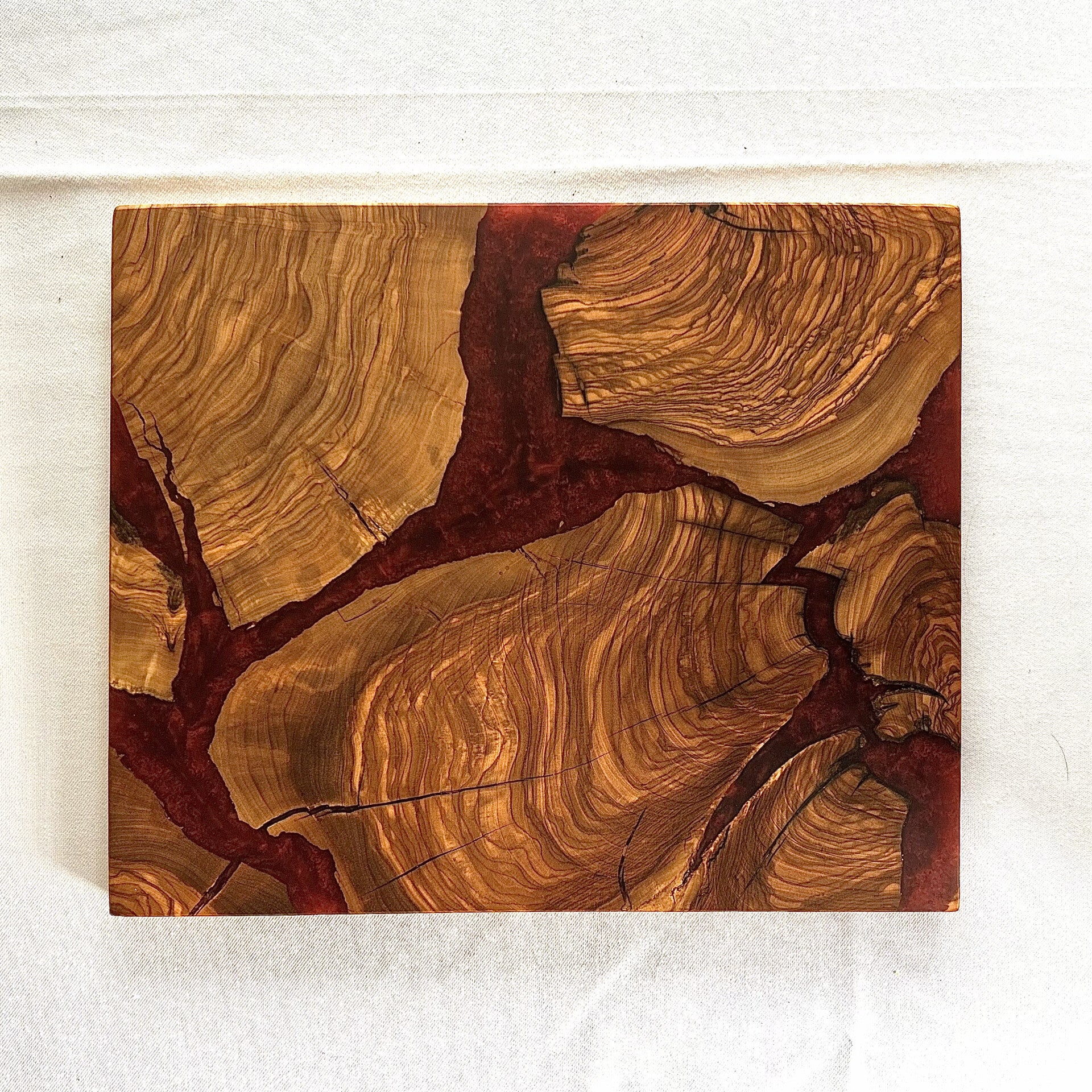 Olijfhout & Epoxy mini snijplank- Bordeauxrood