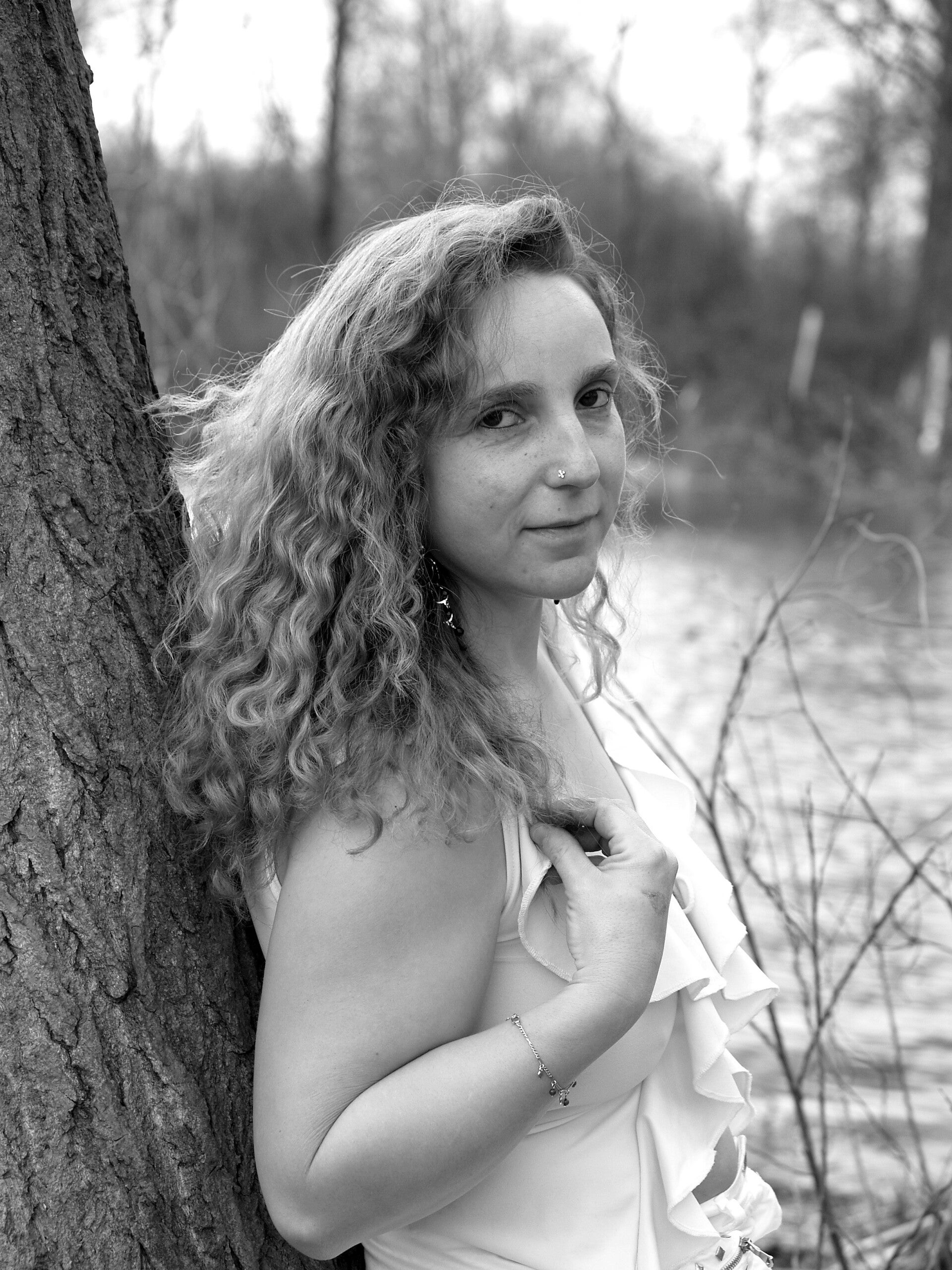 outdoors, skirt, bnw, curly 