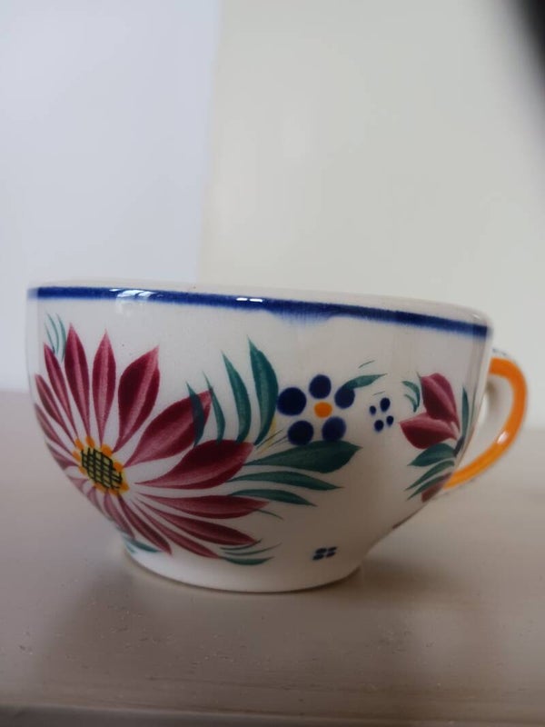 Tasse en faïence, Henriot Quimper .