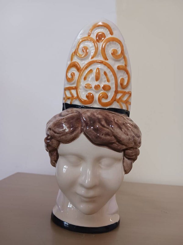Pichet original, en faïence Henriot Quimper .