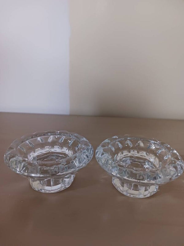 Bougeoirs en verre .