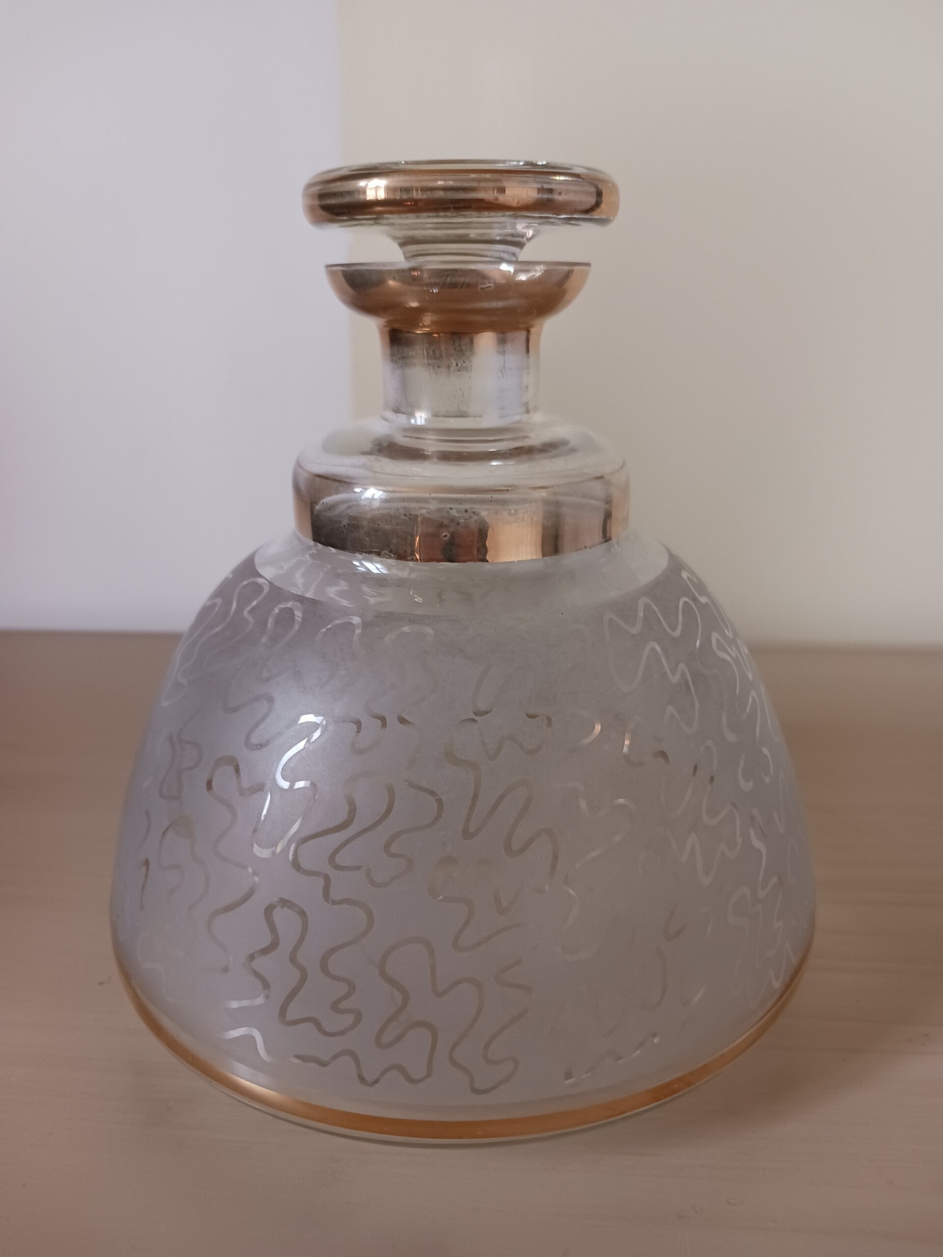 Carafe rétro en verre .