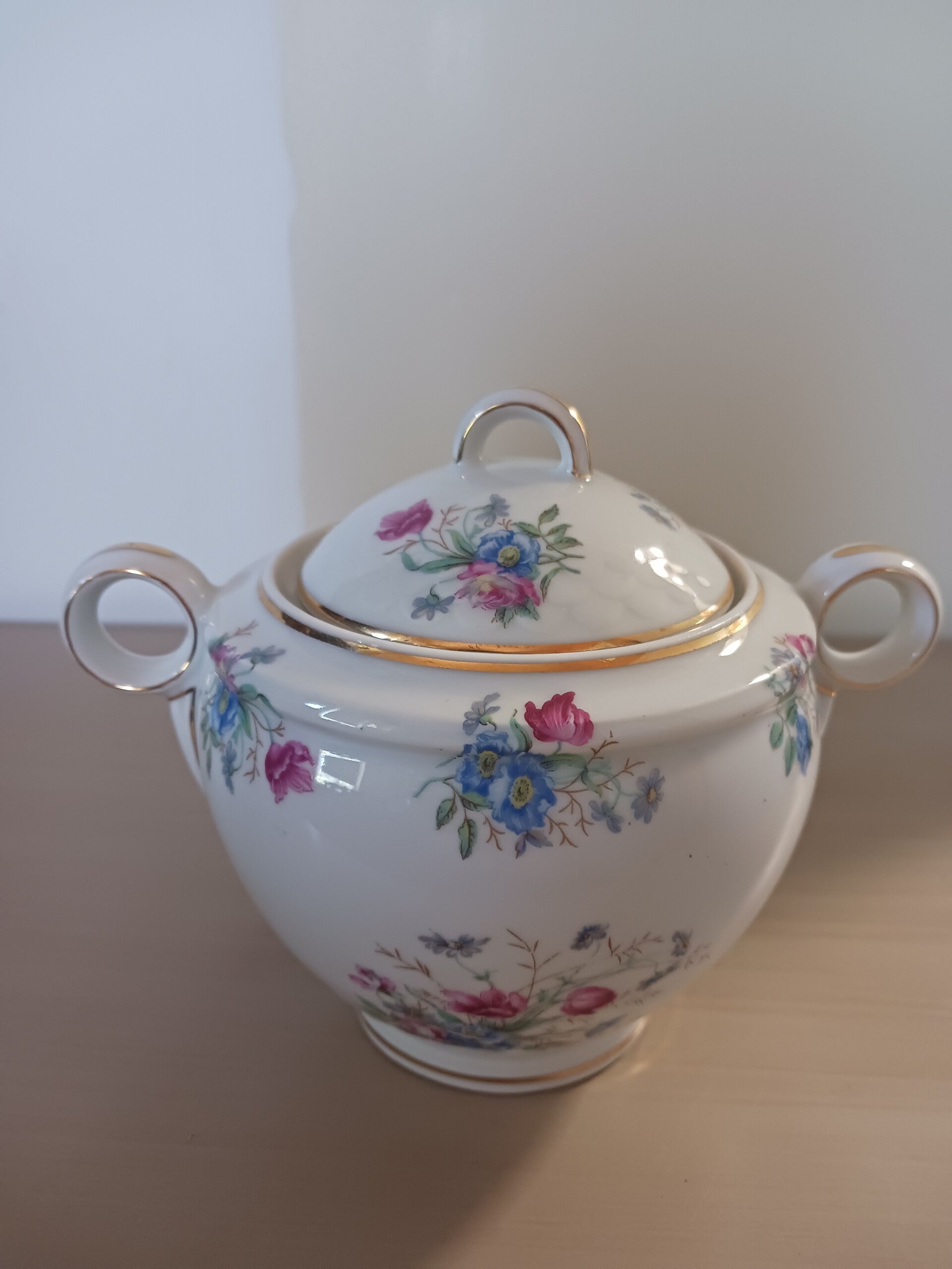 Sucrier en porcelaine Haviland .